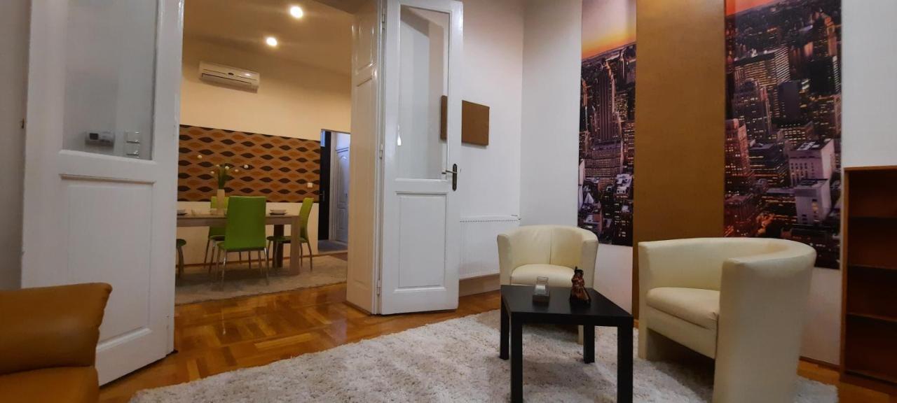 City Life Apartment Debrecen Esterno foto