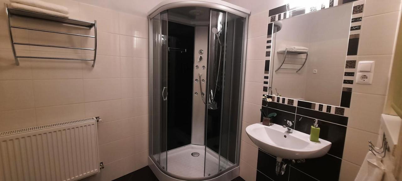 City Life Apartment Debrecen Esterno foto