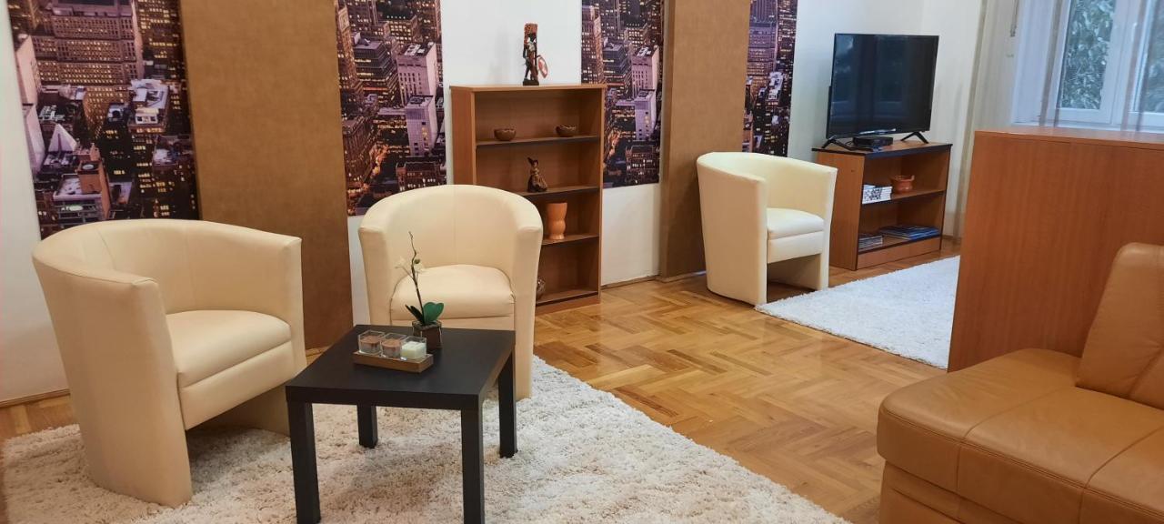 City Life Apartment Debrecen Esterno foto