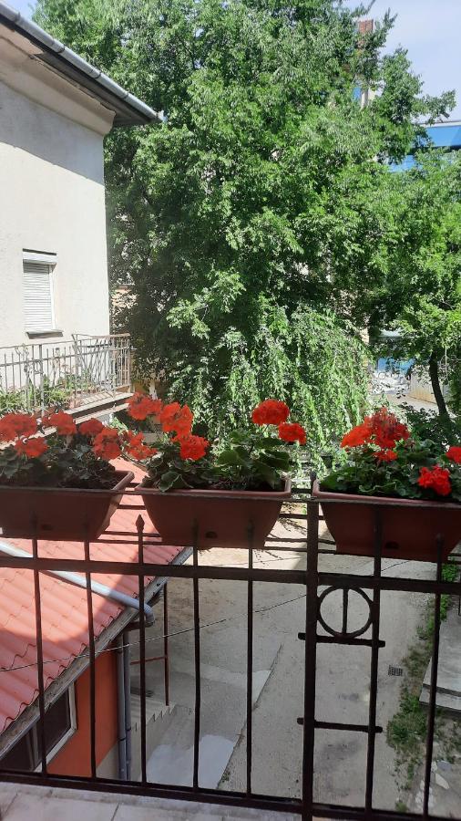 City Life Apartment Debrecen Esterno foto