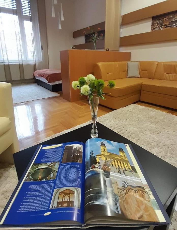 City Life Apartment Debrecen Esterno foto