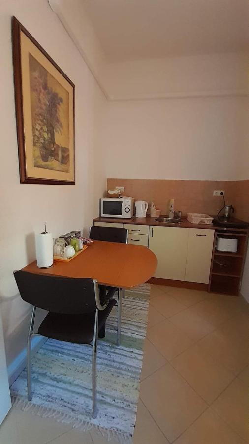 City Life Apartment Debrecen Esterno foto